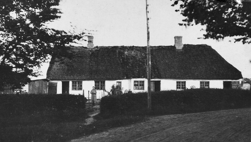 gaardbilleder/11a-gammel-skole-1911.png